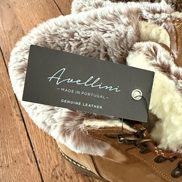 Cozy Tan Leather Fur-Lined Women's Boots - Picture 4 of 4